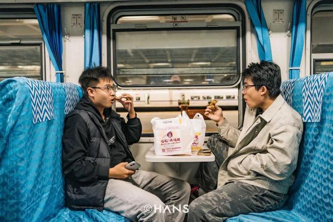 验!坐绿皮火车过武汉长江大桥AG真人游戏第一品牌限时体(图20) 验!坐绿皮火车过武汉长江大桥AG真人游戏第一品牌限时体(图20)