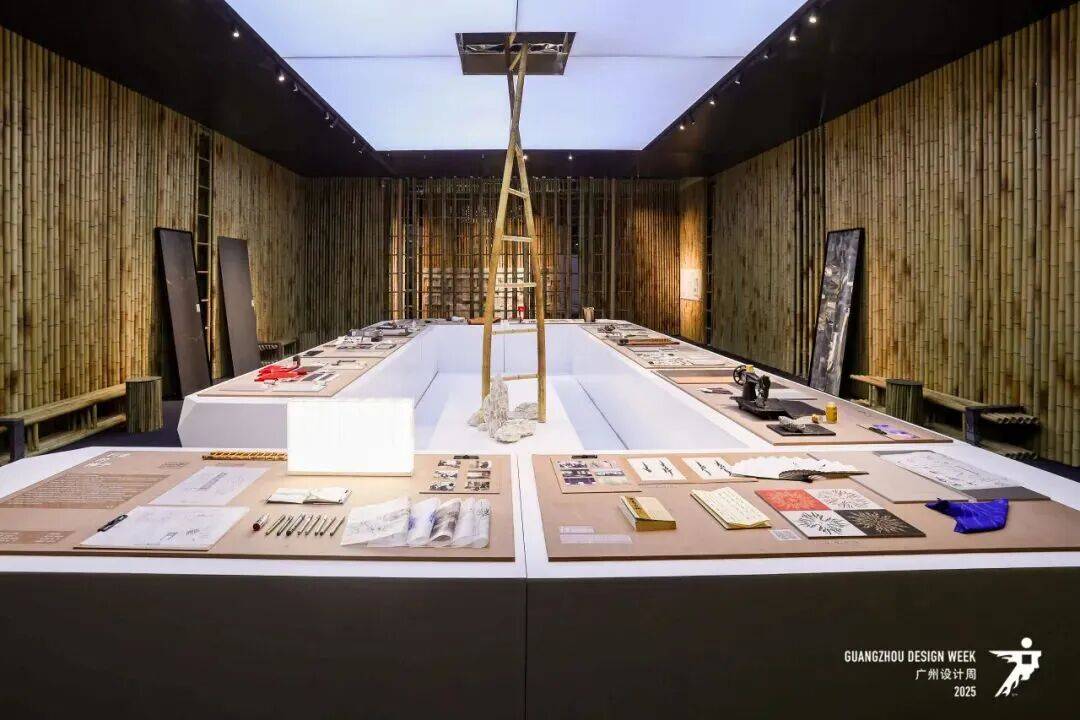 长队一边“老玩家”退场家居业在玩什么新游戏？AG真人2025广州设计周的冰与火：一边排(图2)