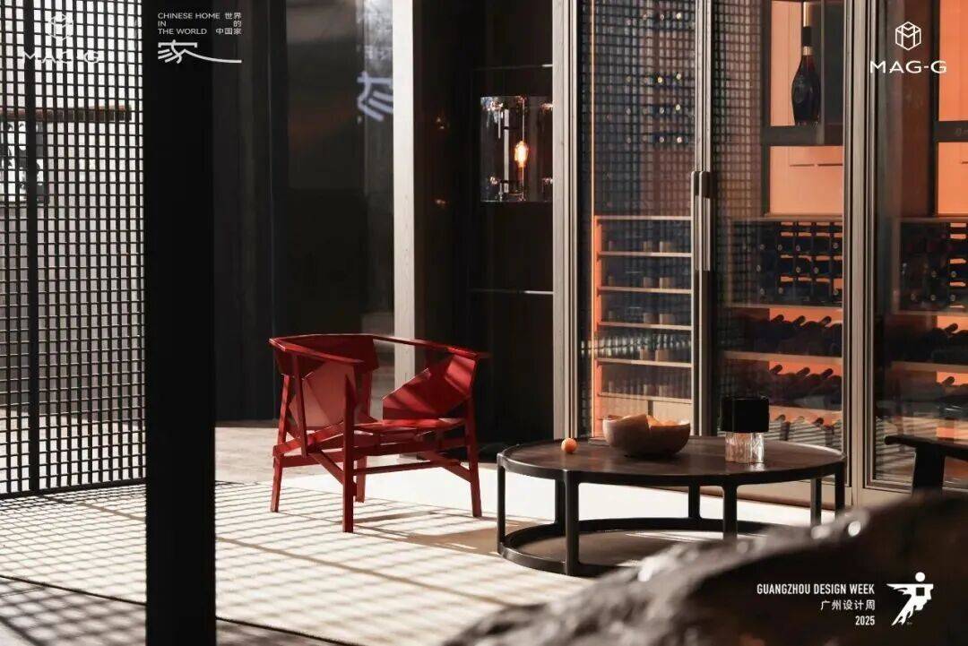 长队一边“老玩家”退场家居业在玩什么新游戏?AG真人2025广州设计周的冰与火:一边排(图5) 长队一边“老玩家”退场家居业在玩什么新游戏?AG真人2025广州设计周的冰与火:一边排(图5)